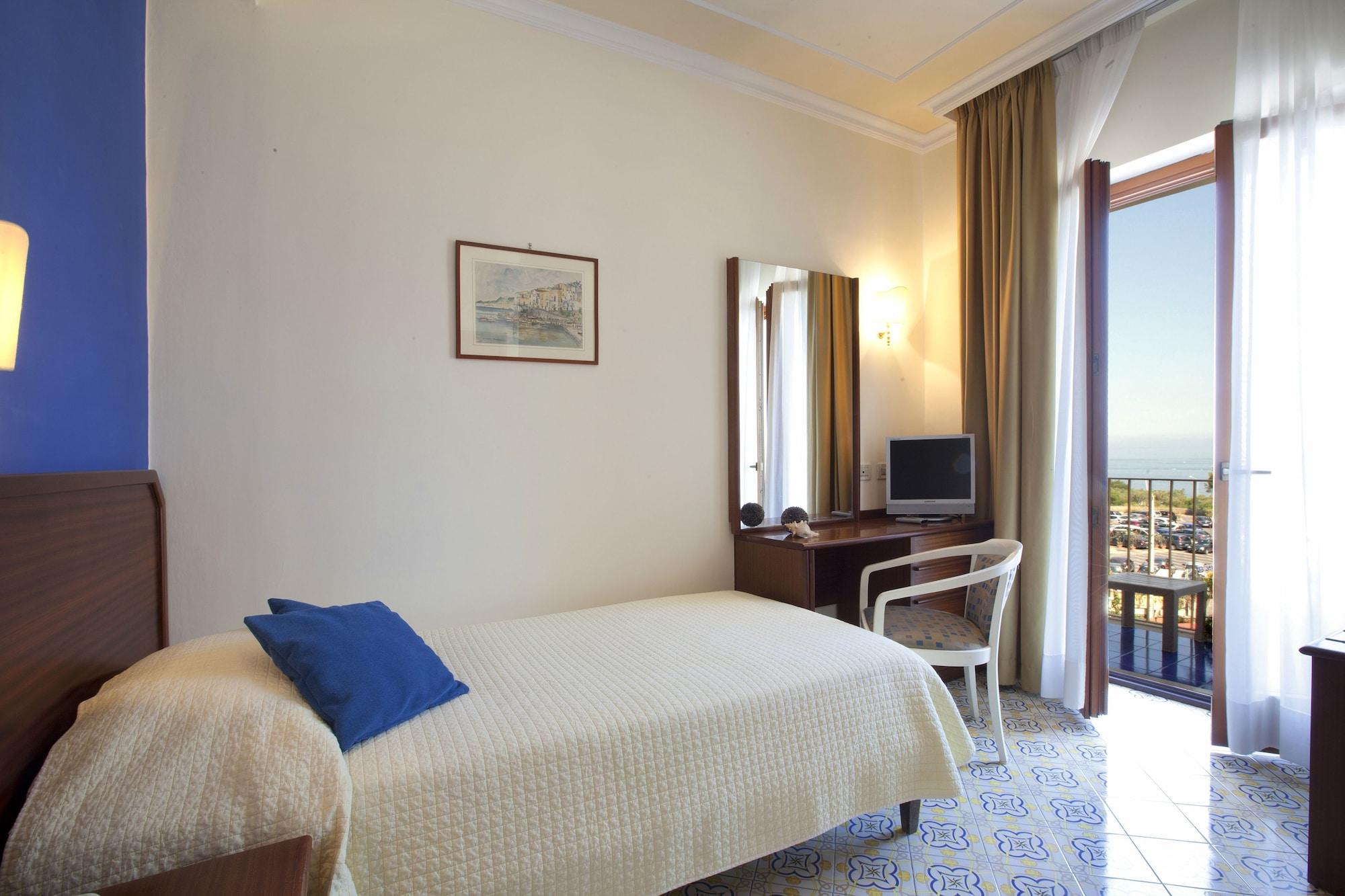 Hotel Tirrenia Sorrento Exteriör bild