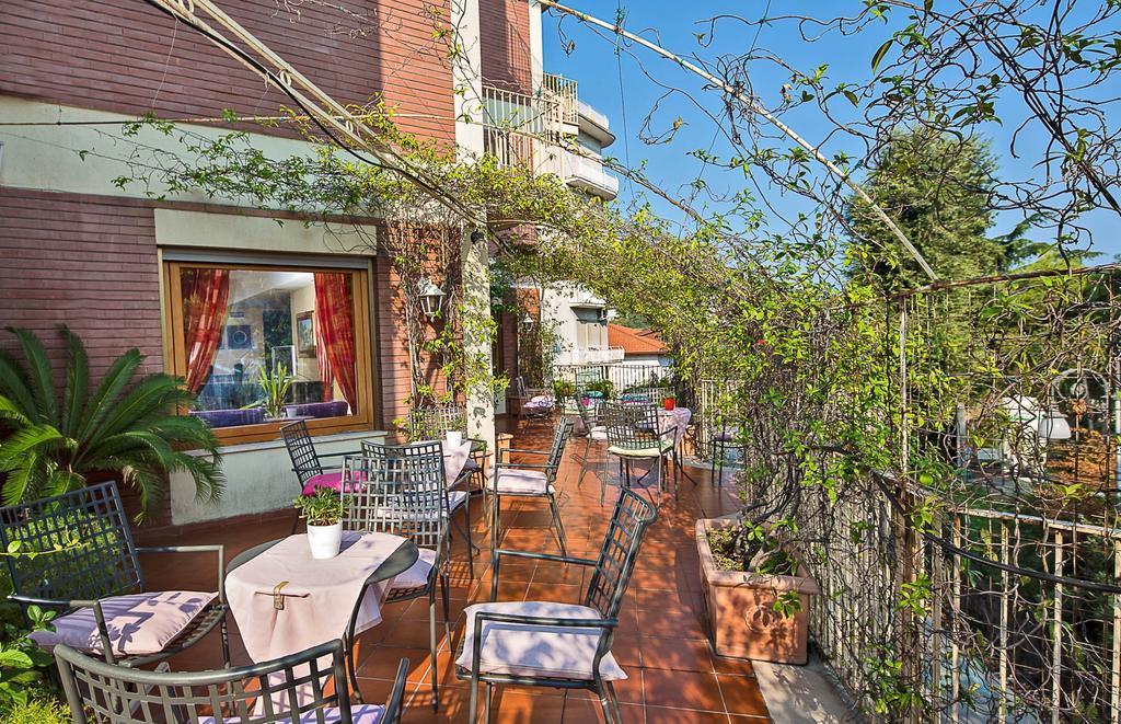 Hotel Tirrenia Sorrento Exteriör bild