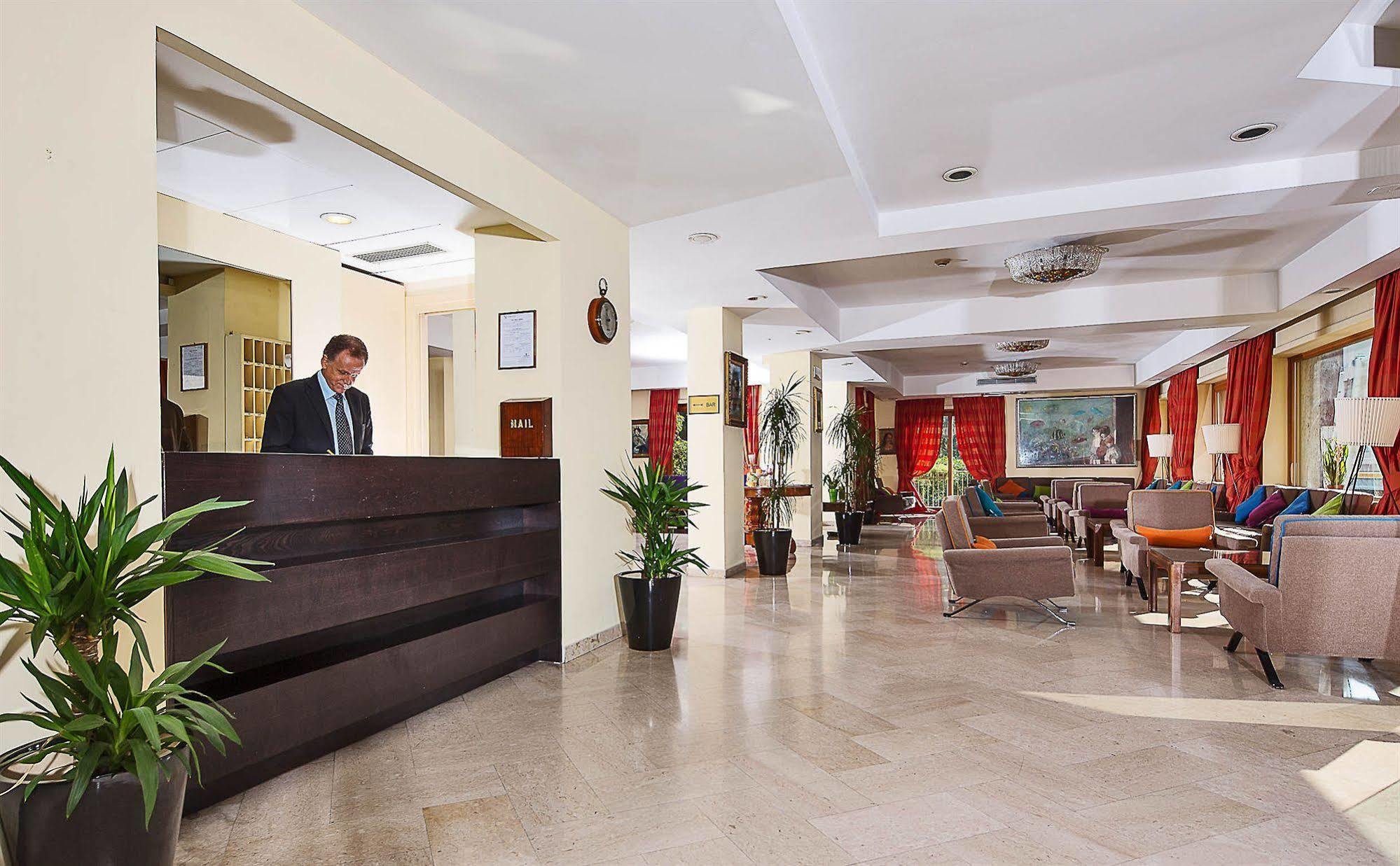Hotel Tirrenia Sorrento Exteriör bild