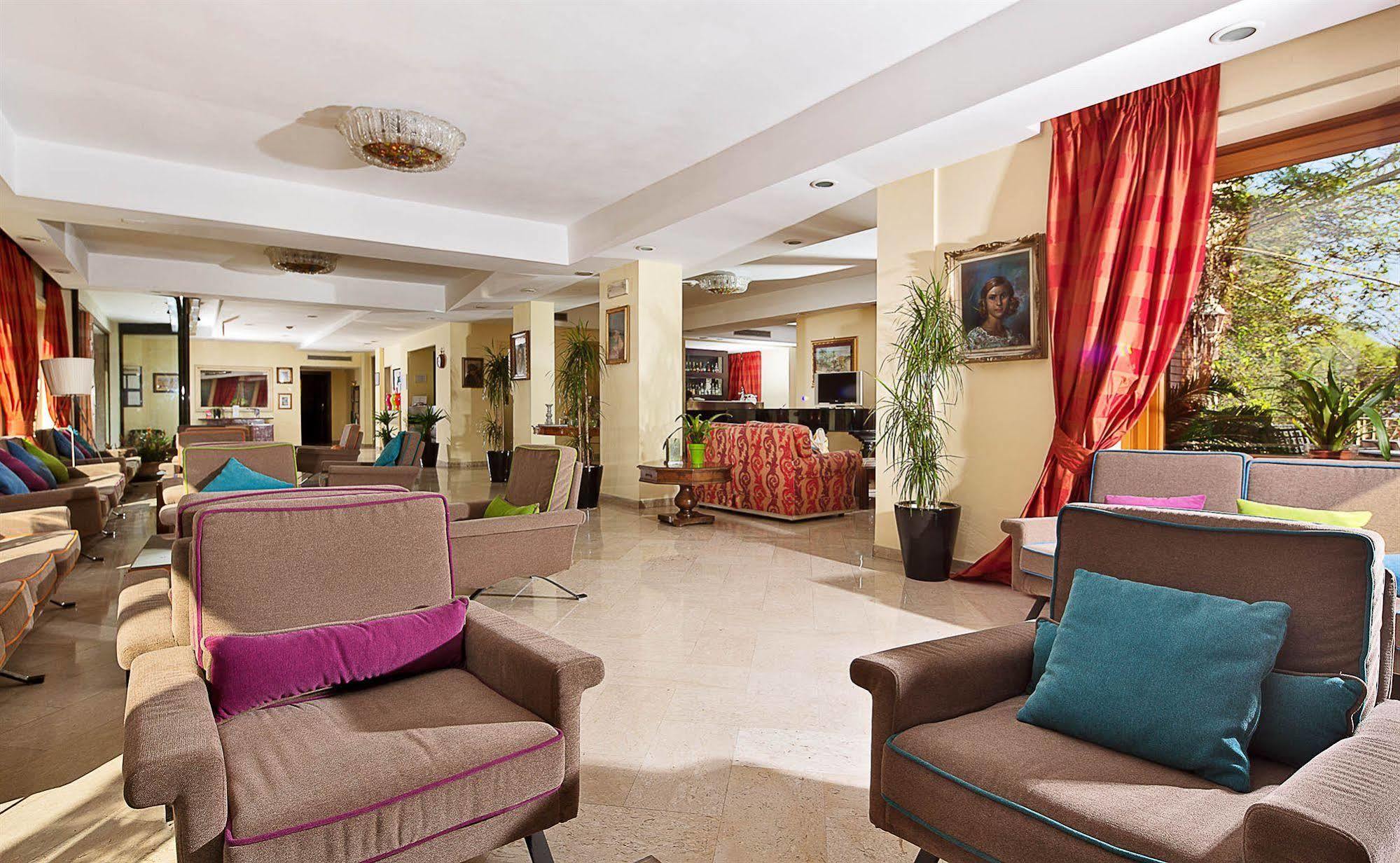 Hotel Tirrenia Sorrento Exteriör bild